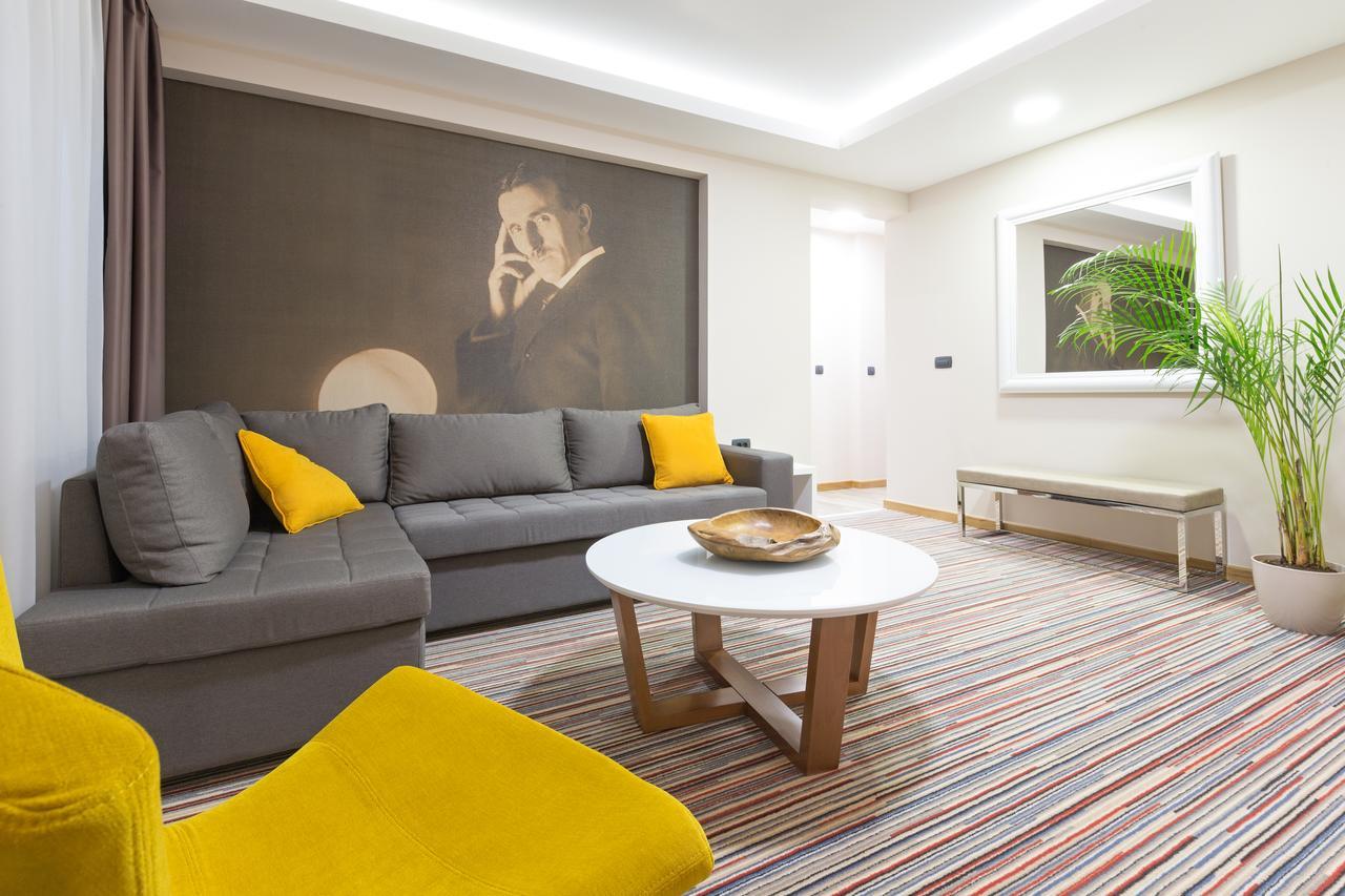 Hotel Tesla - Smart Stay Garni Belgrad Exterior foto