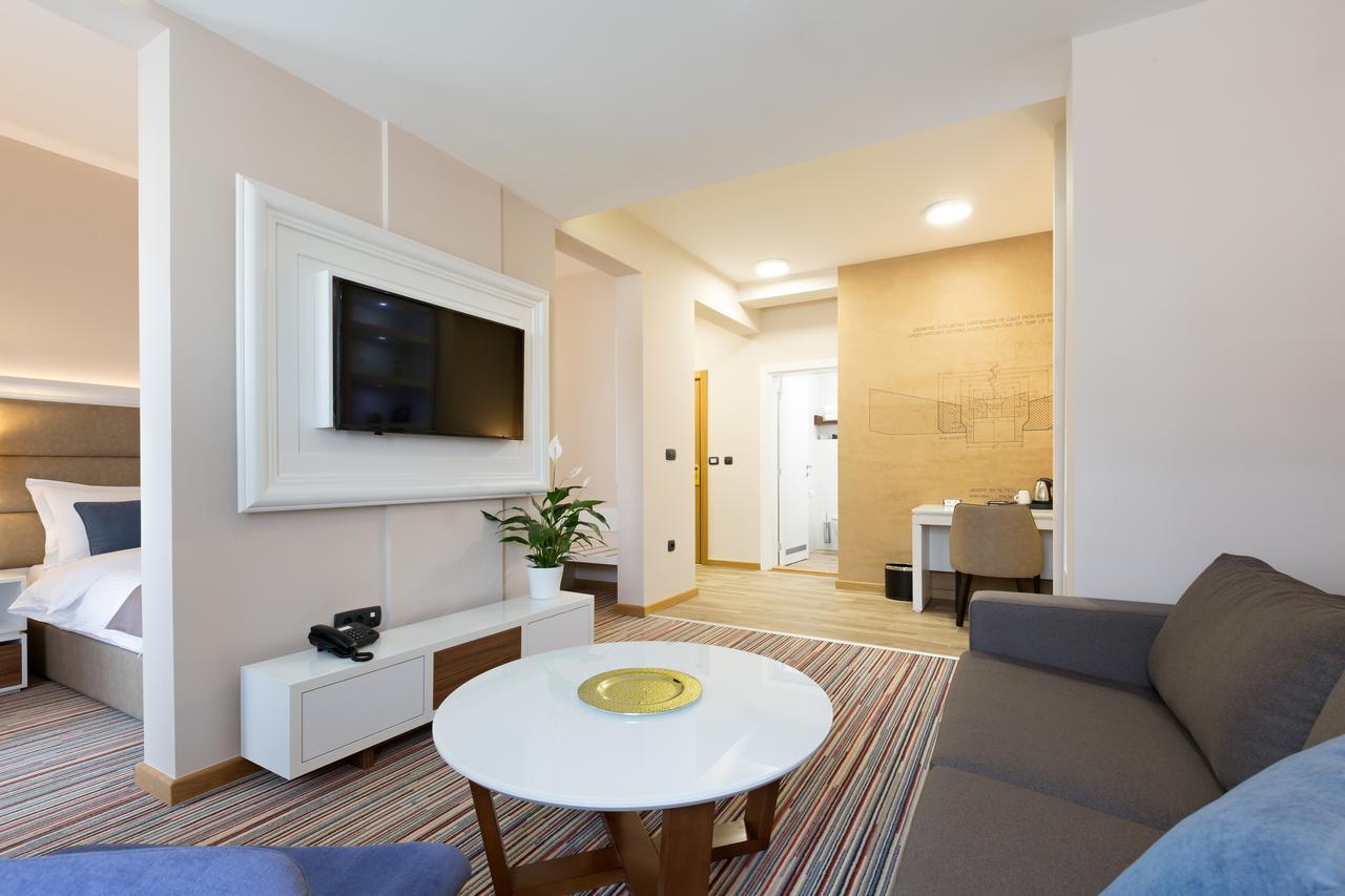 Hotel Tesla - Smart Stay Garni Belgrad Exterior foto